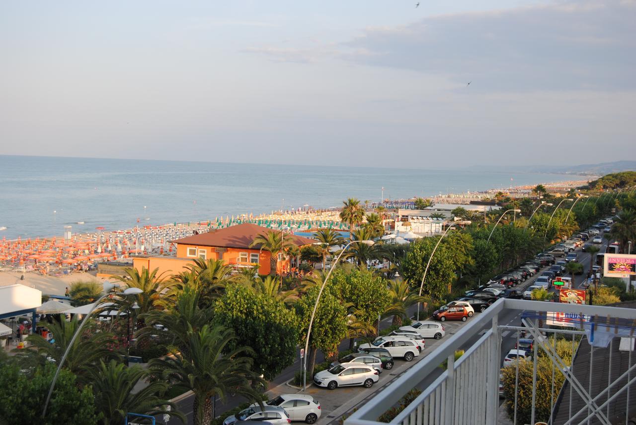 Hotel Boston Alba Adriatica Exteriér fotografie